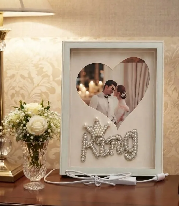 KING LED Decorative Photo Frames with Pearl Crown Design