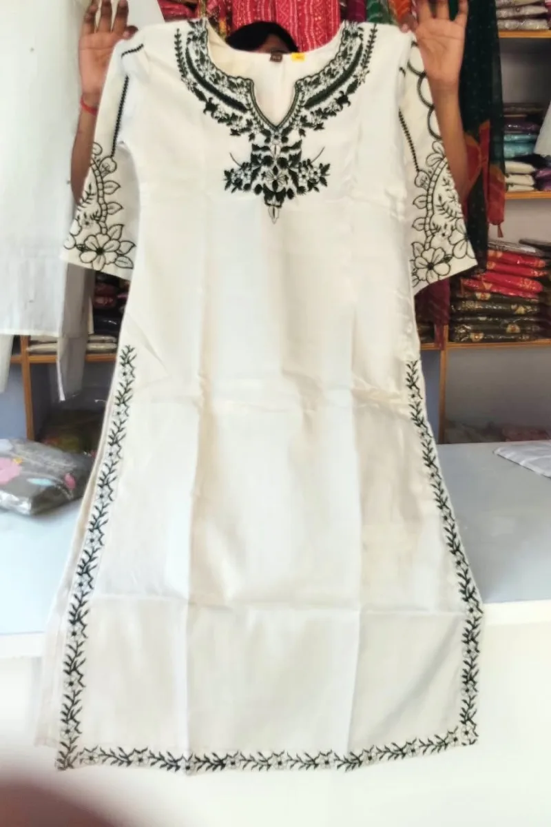 Elegant Ivory & Green Embroidered 3-Piece Kurta Pant Set with Dupatta
